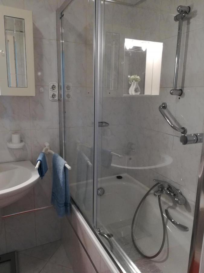 בודפשט Homy Apartment In Buda, With Safe Garage And Terrace מראה חיצוני תמונה