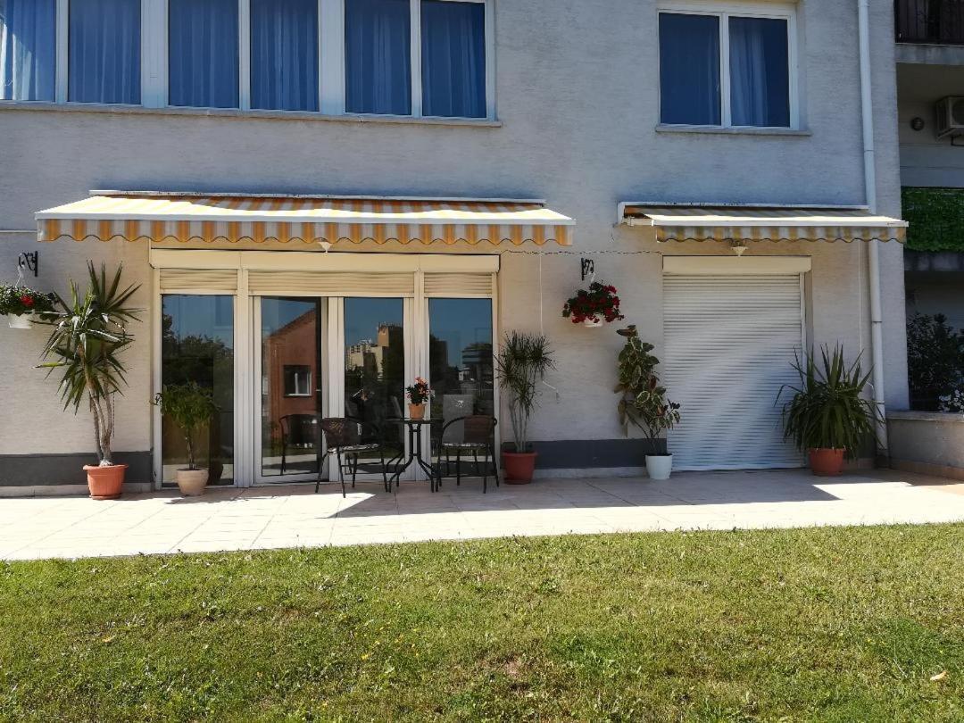 בודפשט Homy Apartment In Buda, With Safe Garage And Terrace מראה חיצוני תמונה